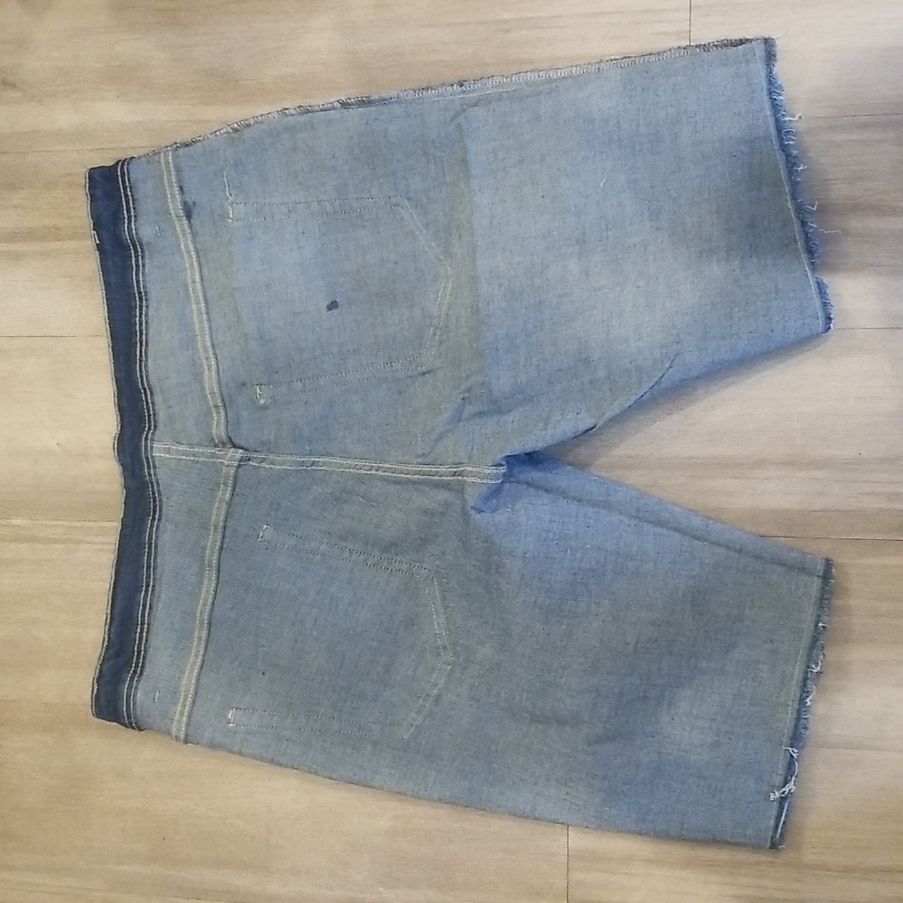 Composition Blue Ripped Denim Short Size XL - Picture 3 of 16